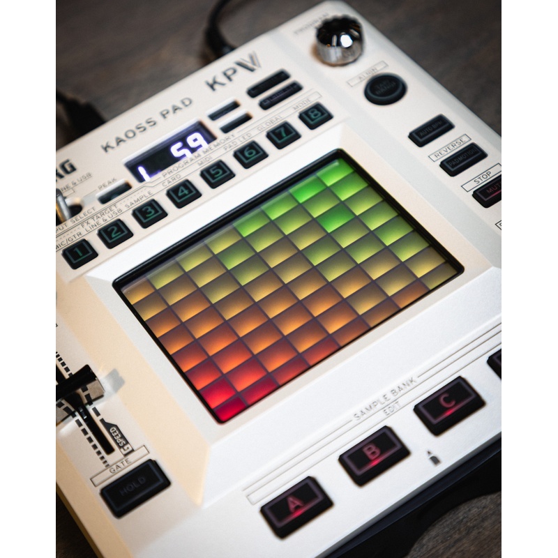 PROCESADOR_DE_EFECTOS_KORG_KAOSS_PAD_V(5).jpg